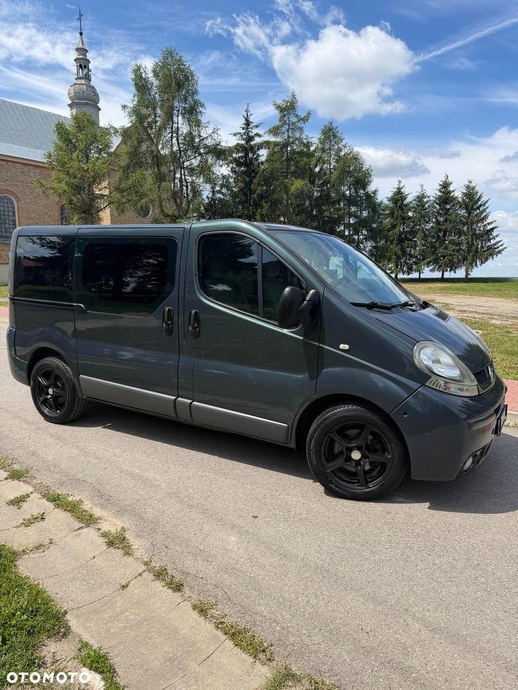 Renault Trafic Passenger - 15