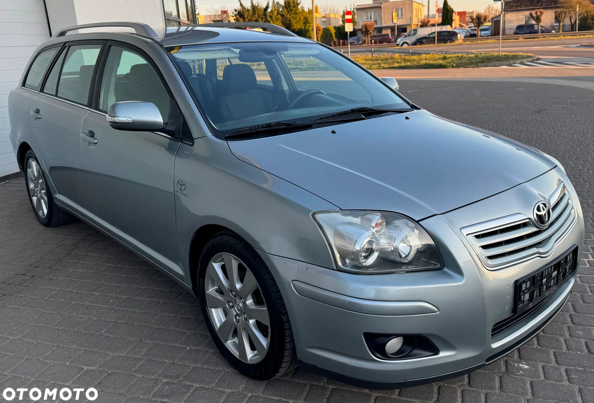 Toyota Avensis 2.2 D-4D Combi Executive - 8