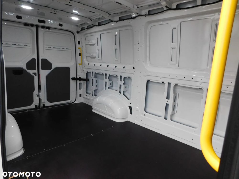 Volkswagen CRAFTER - 4