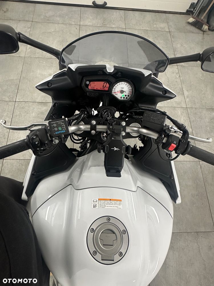 Yamaha FZ8 - 12