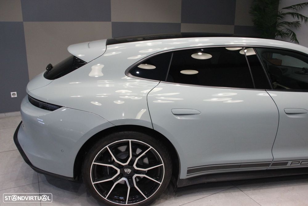 Porsche Taycan Sport Turismo - 6