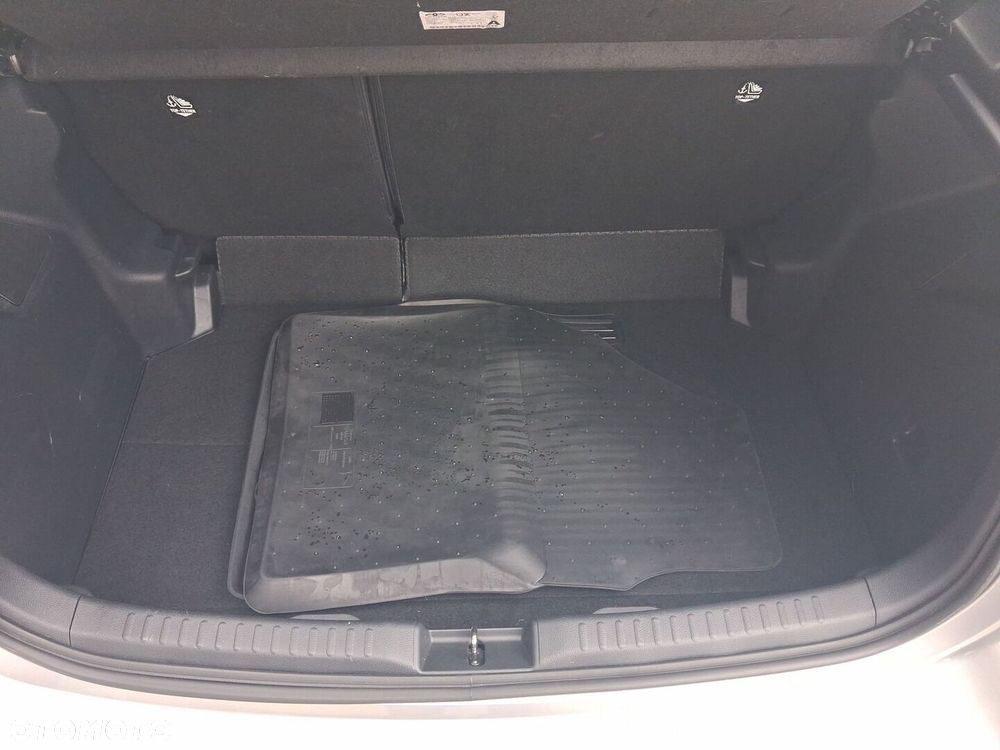 Toyota Yaris - 13