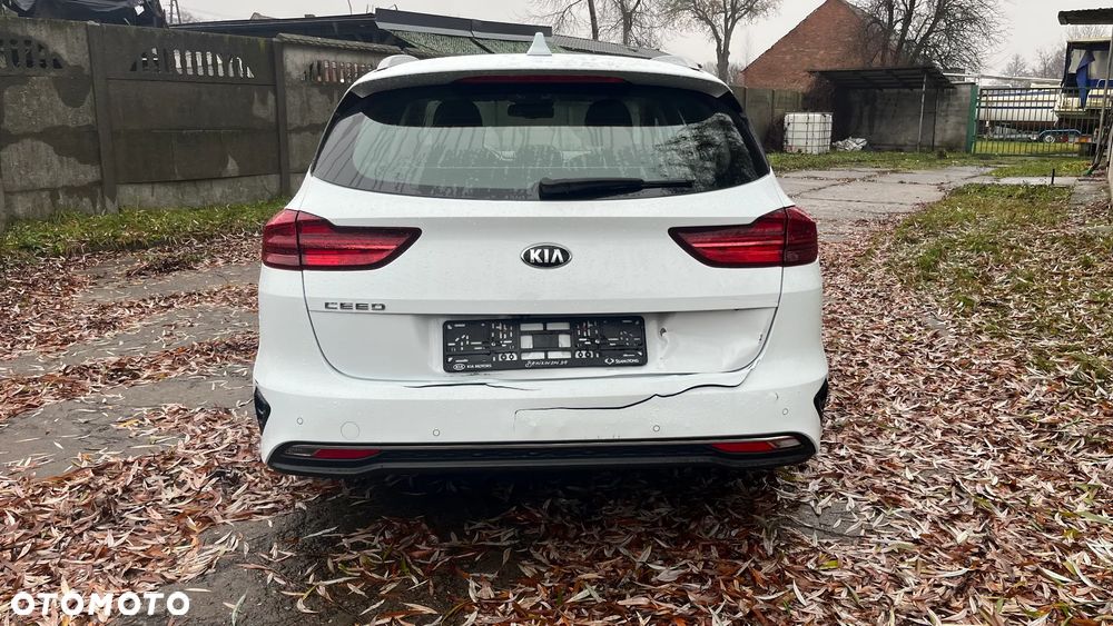 Kia Ceed 1.6 CRDi Vision - 4