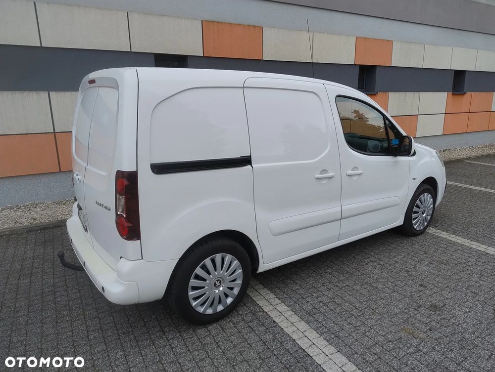 Peugeot PARTNER PO LIFT 1.6 HDI (90KM) 5-BIEGÓW KLIMA TEMPOMAT TABLET STAN IDEALNY FULL OPCJA BEZWYPADKOWY SERWIS KM NIE MA RDZY ! ! ! - 3