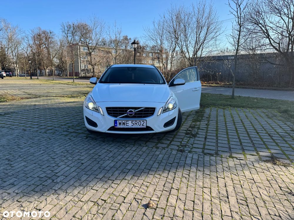 Volvo V60 D3 Momentum - 10