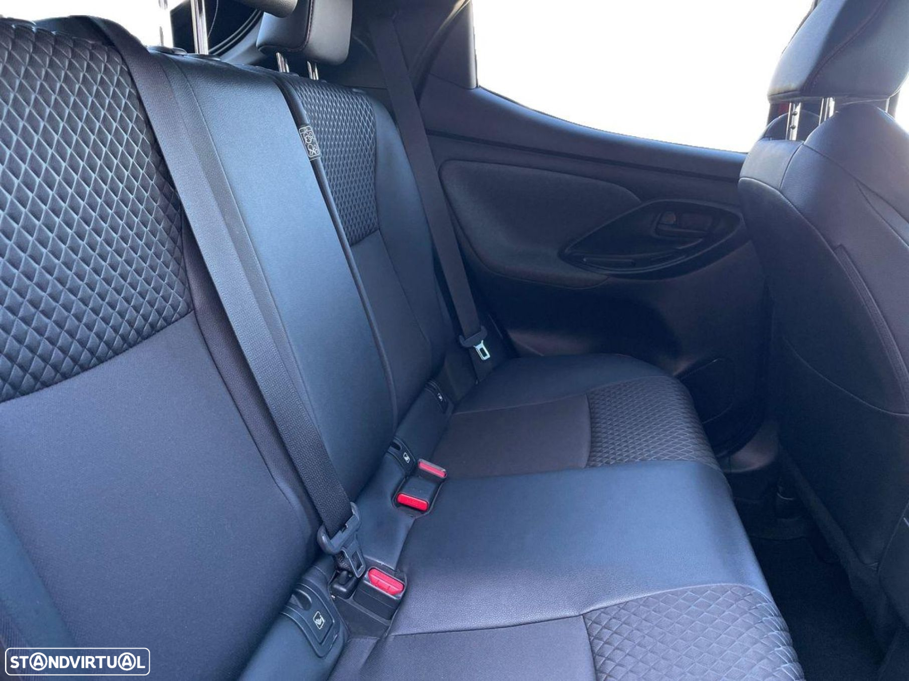 Toyota Yaris 1.5 HDF Premier Edition - 7