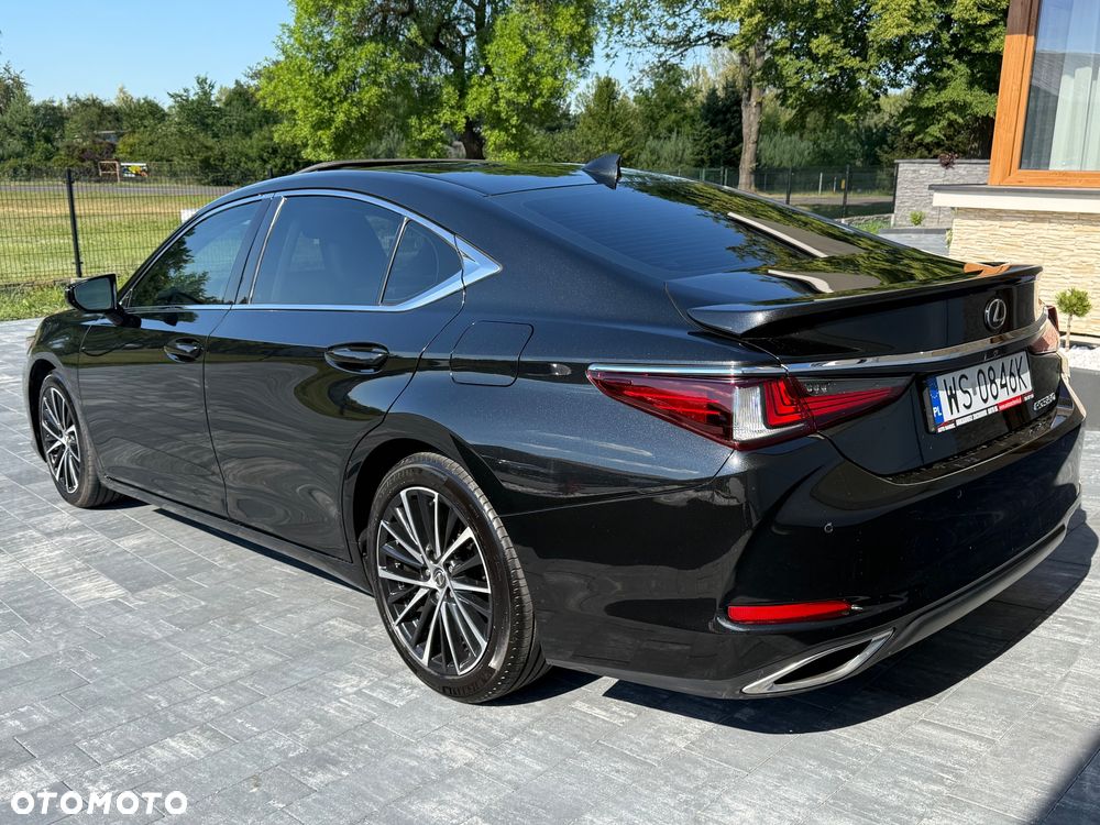 Lexus ES - 6