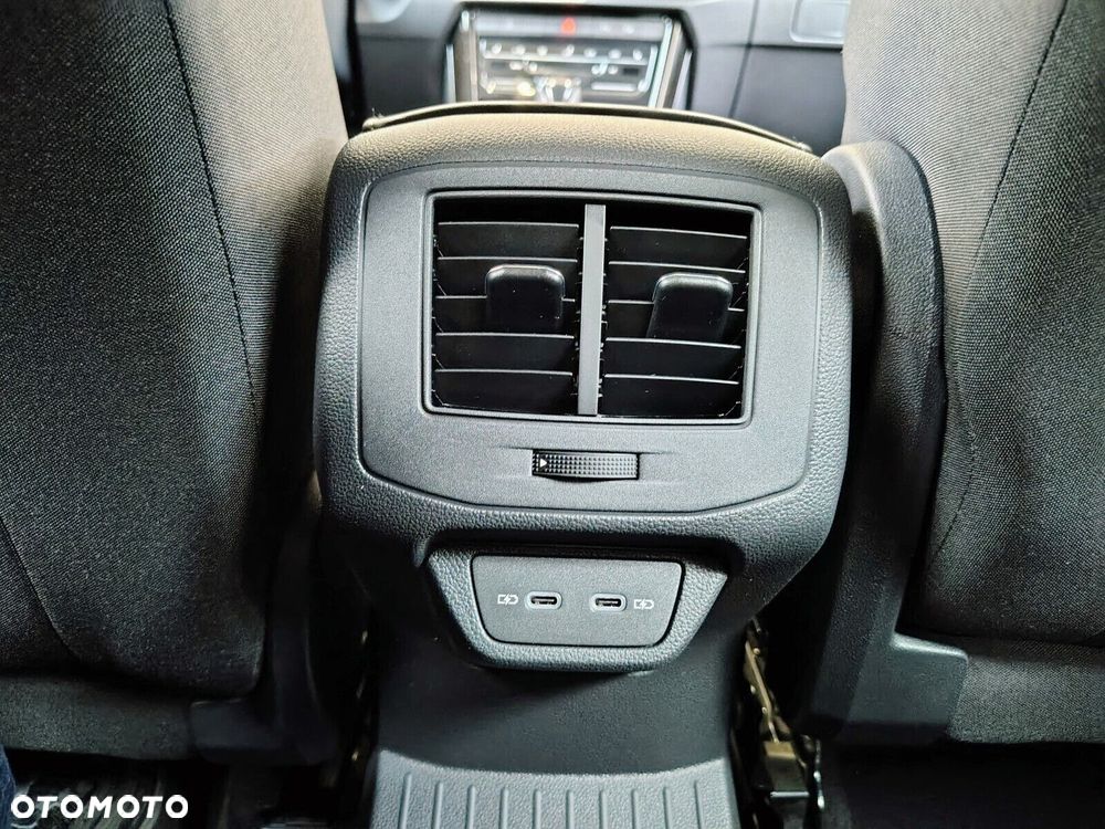 Volkswagen T-Roc - 22