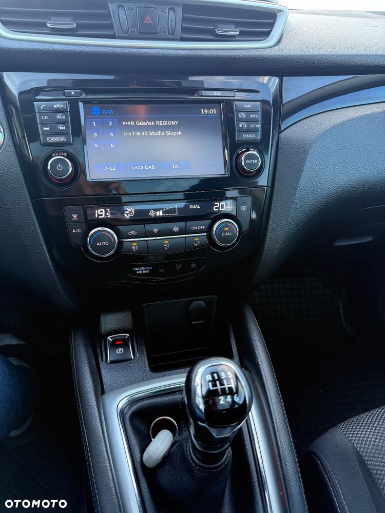 Nissan Qashqai 1.2 DIG-T N-Vision EU6 - 21