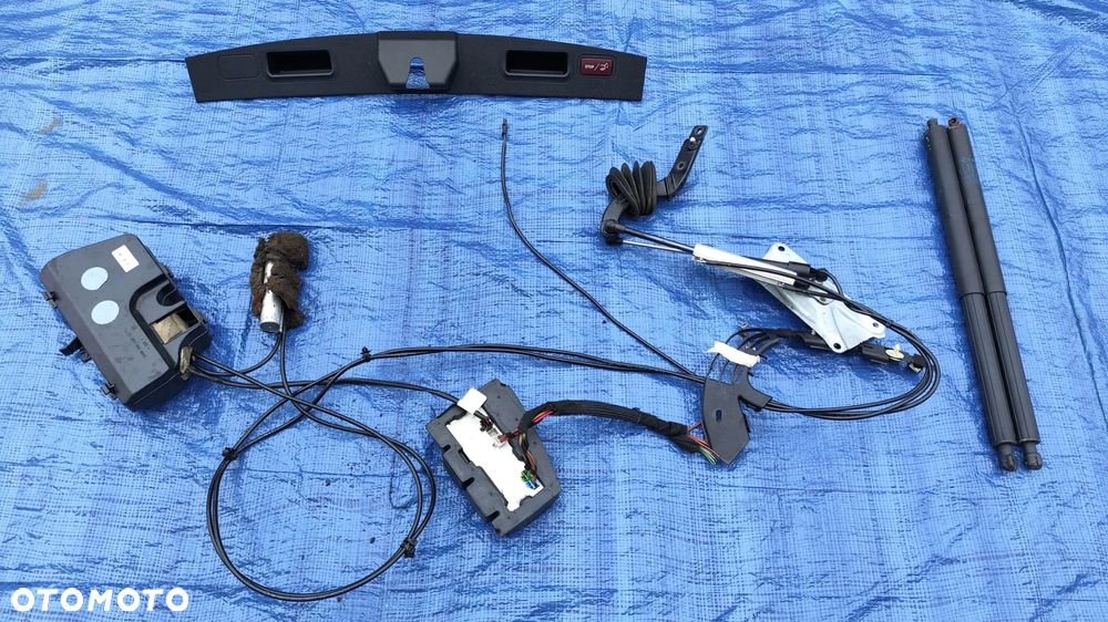 KLAPA BAGAŻNIKA ELEKTRYCZNA ZESTAW POMPA SIŁOWNIK MODUŁ STEROWNIK LISTWA KLAPY KOMPLET A1647400345 A1647400030 2128210651 A1647400018 A1648003048 A1648702726 A2518000097 A1648003048 A1648002848 MERCEDES ML W164 GL X164 LIFT