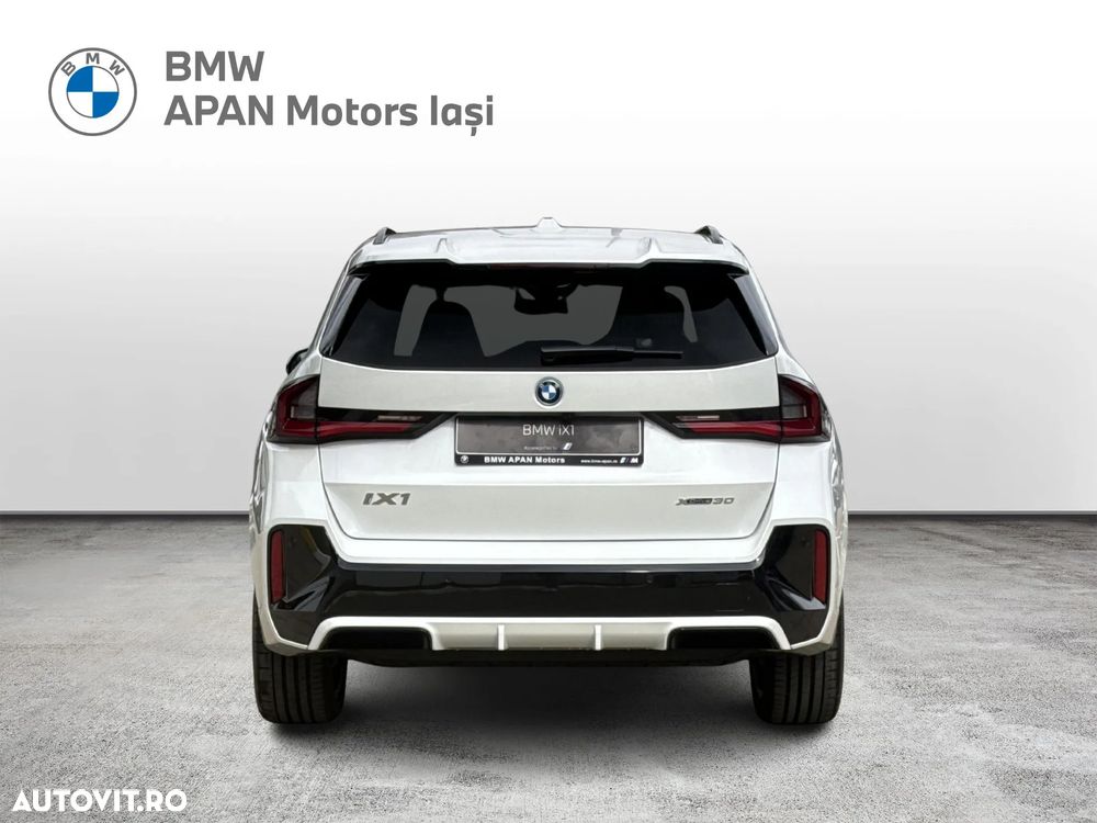 BMW iX1 xDrive30 - 4