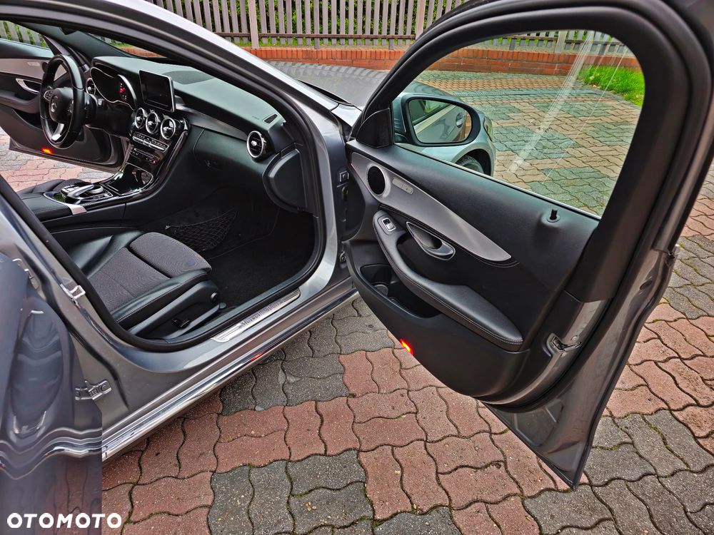 Mercedes-Benz Klasa C 180 T Kompressor Automatik BlueEFFICIENCY Avantgarde - 17