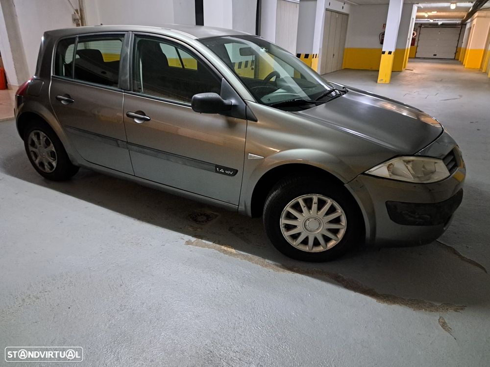 Renault Mégane 1.4 Confort Authentique - 4