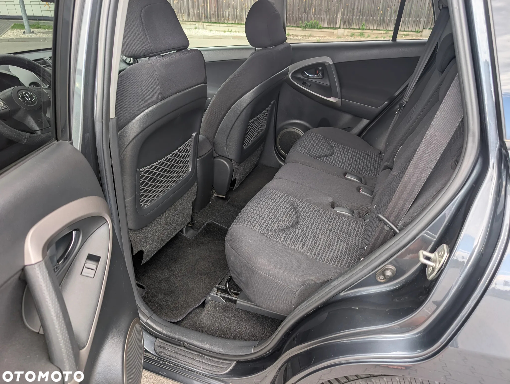 Toyota RAV4 - 13