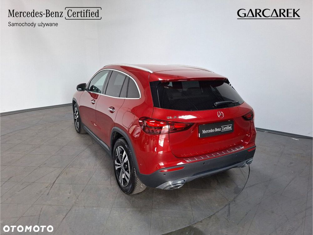 Mercedes-Benz GLA - 4