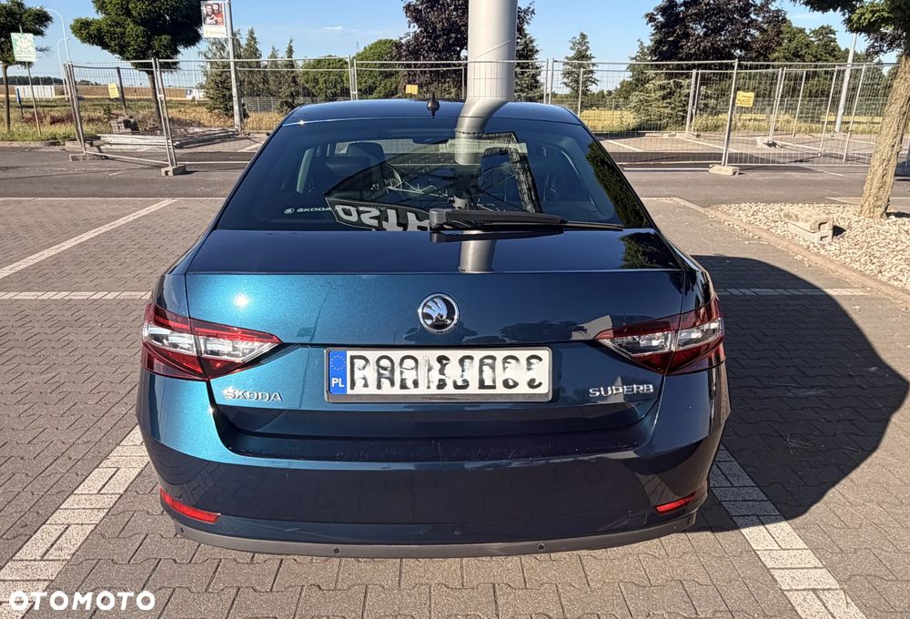 Skoda Superb 2.0 TDI L&K DSG - 8