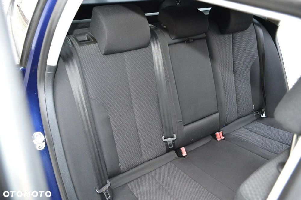 Volkswagen Passat - 34