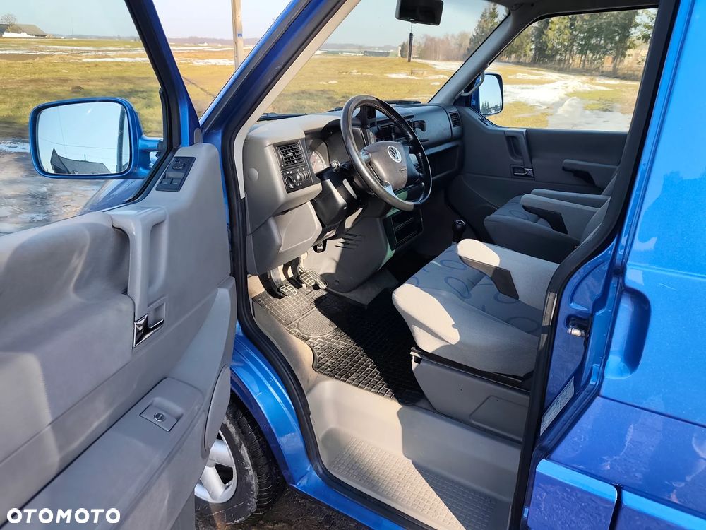 Volkswagen Multivan - 21