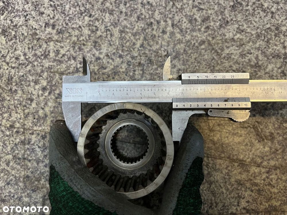 Kolnierz lacznik flansza reduktora skrzyni begow 7G 722 ML W164 W251 GLS GL - 6