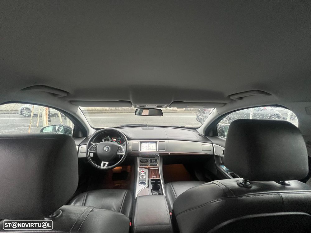 Jaguar XF Sportbrake 2.2 - 11
