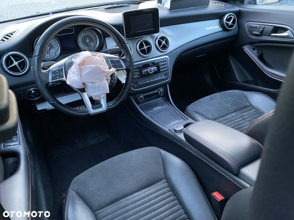 Mercedes-Benz CLA 220 CDI 7G-DCT AMG Line - 15