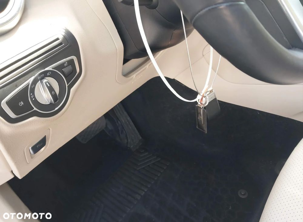 Mercedes-Benz GLC 300 4Matic 9G-TRONIC - 12