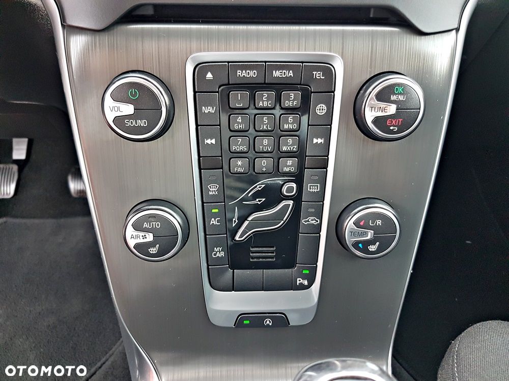 Volvo V40 T2 Drive-E Momentum - 19