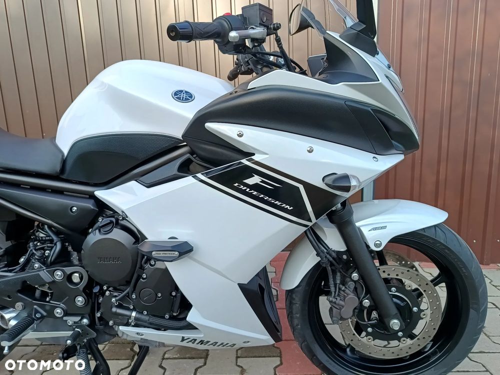 Yamaha XJ - 6