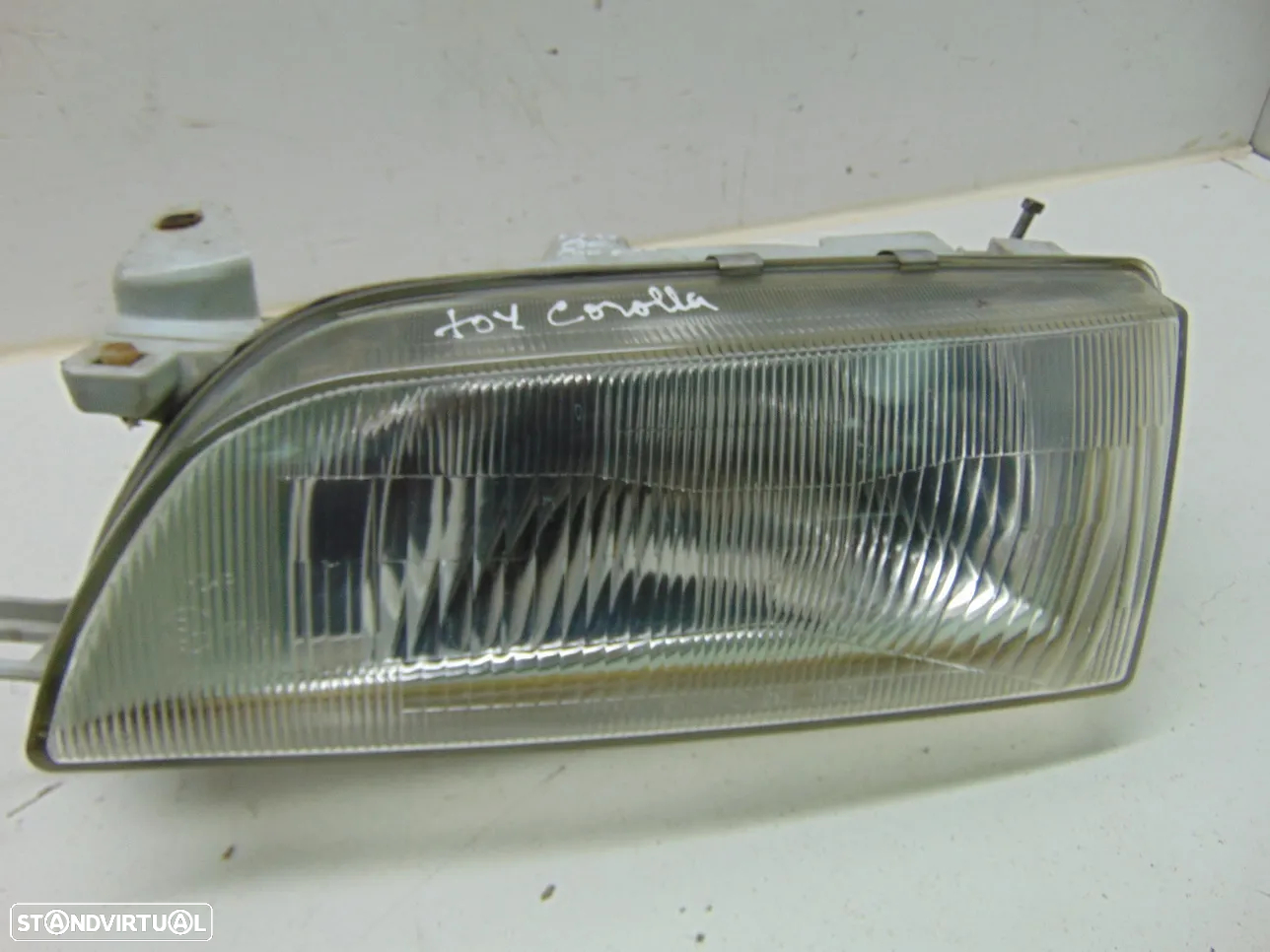 Toyota Corolla XLI AE100 faróis - 3
