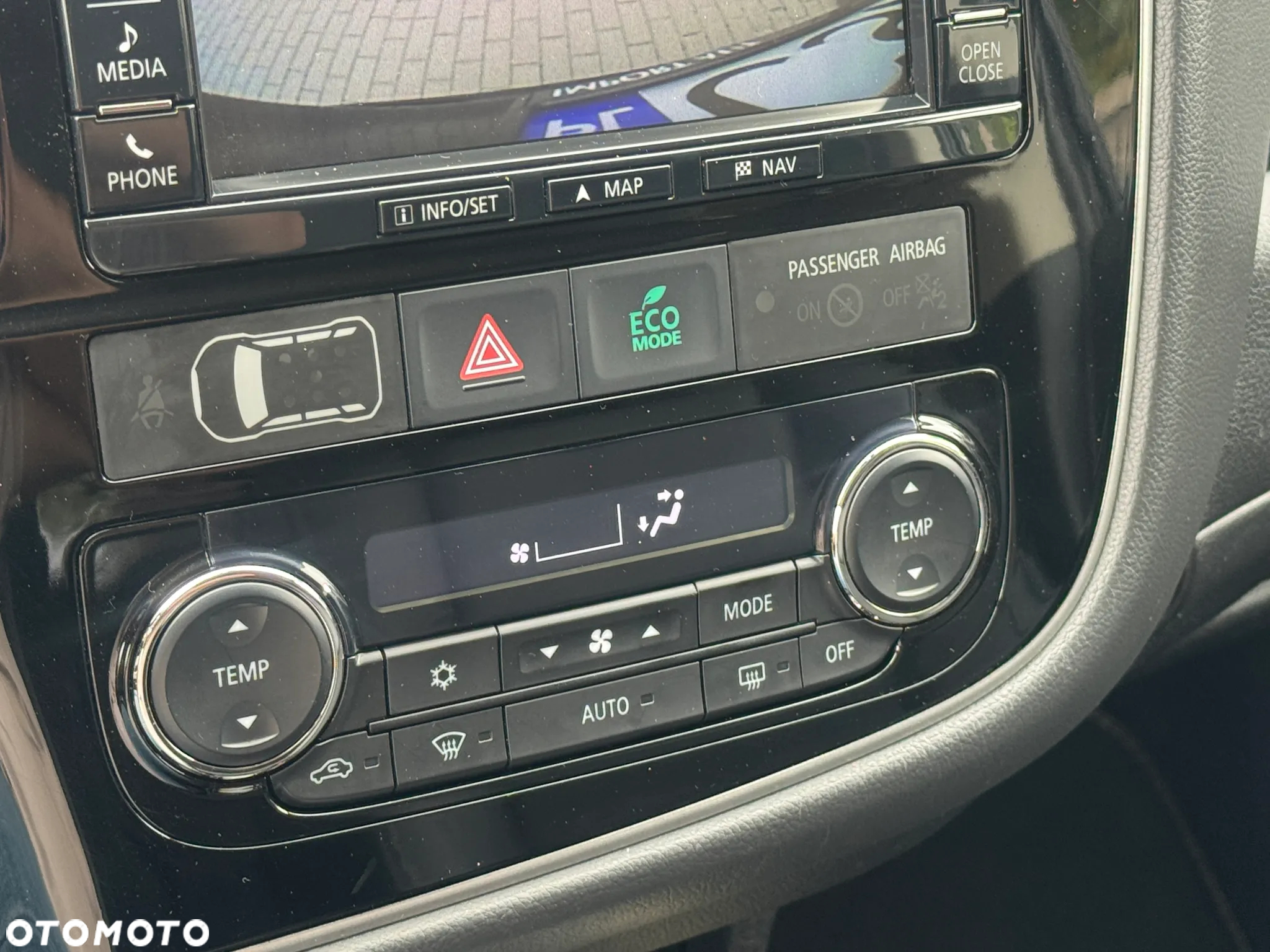 Mitsubishi Outlander PHEV Instyle NAVI + - 21