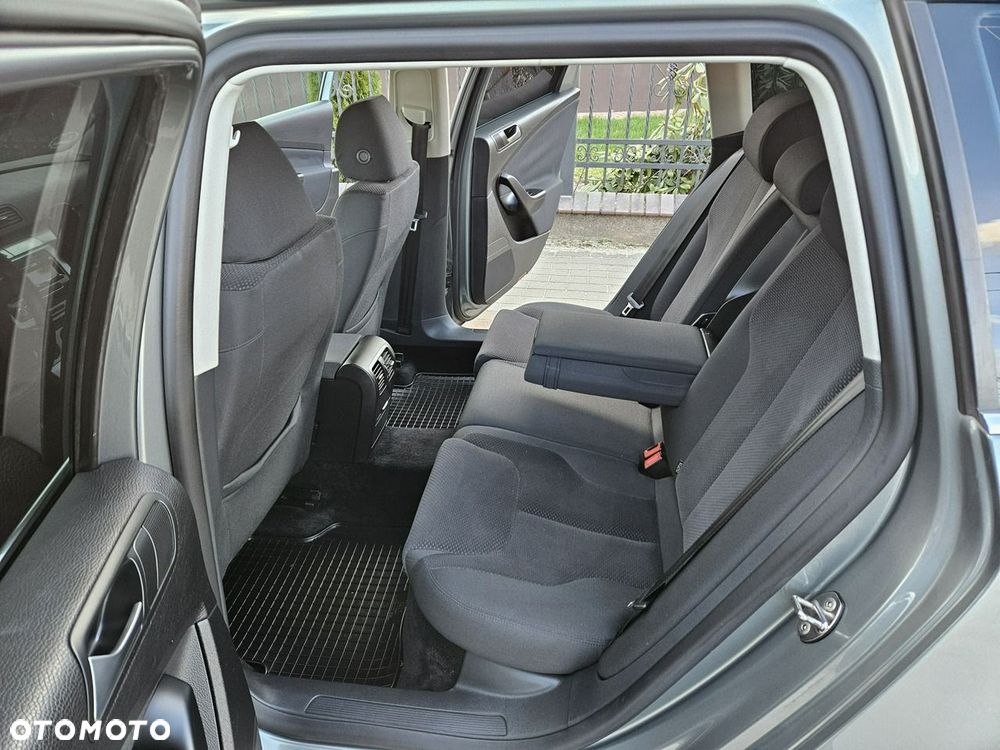 Volkswagen Passat - 9