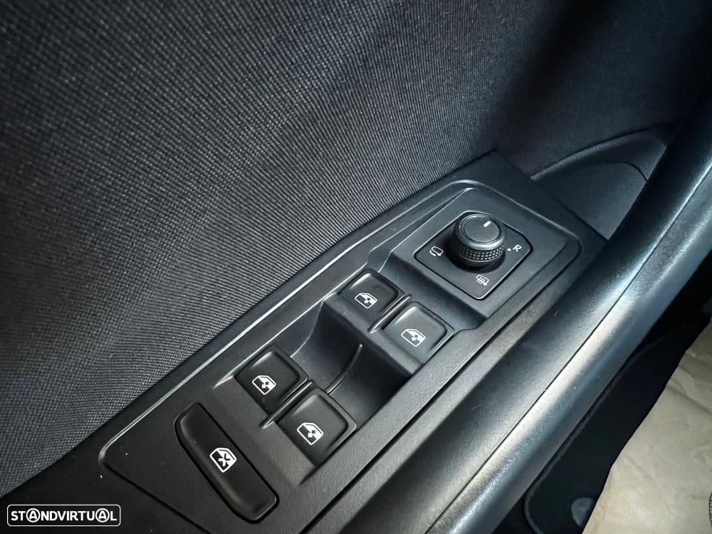 VW T-Roc 1.0 TSI Life - 40
