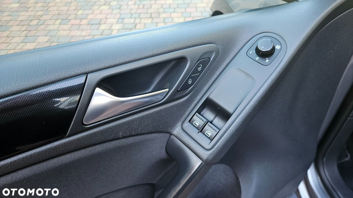 Volkswagen Golf - 14