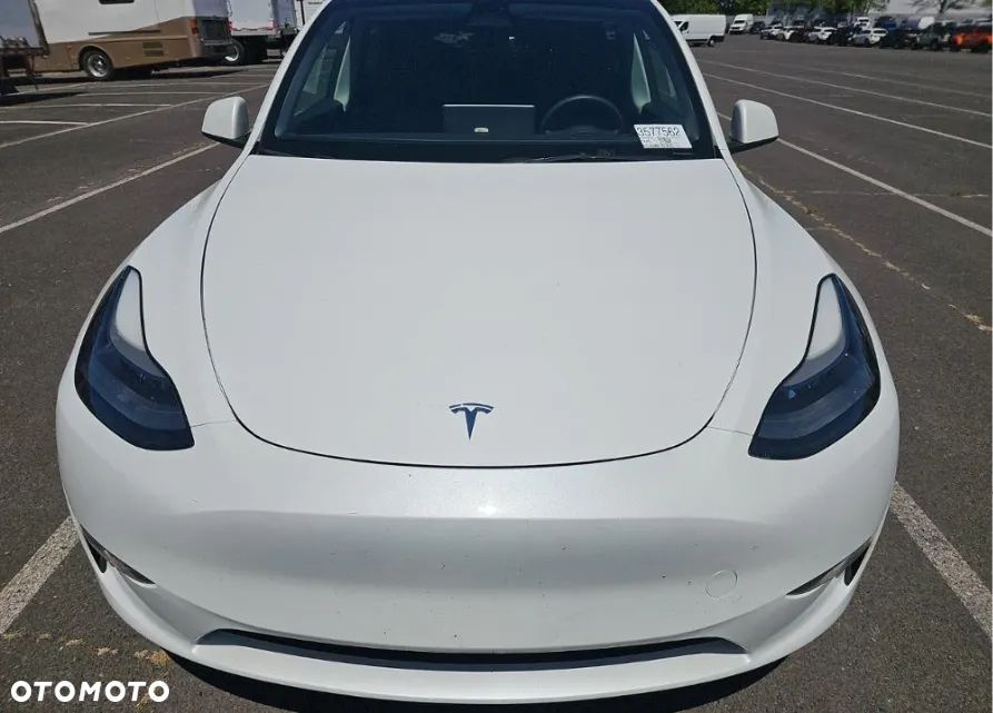 Tesla Model Y Long Range Dual Motor AWD - 3