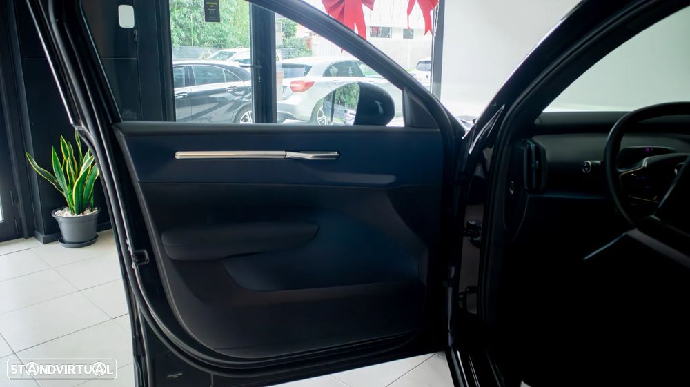 Volvo EX30 69 kWh Single Motor Extended Range Core - 8