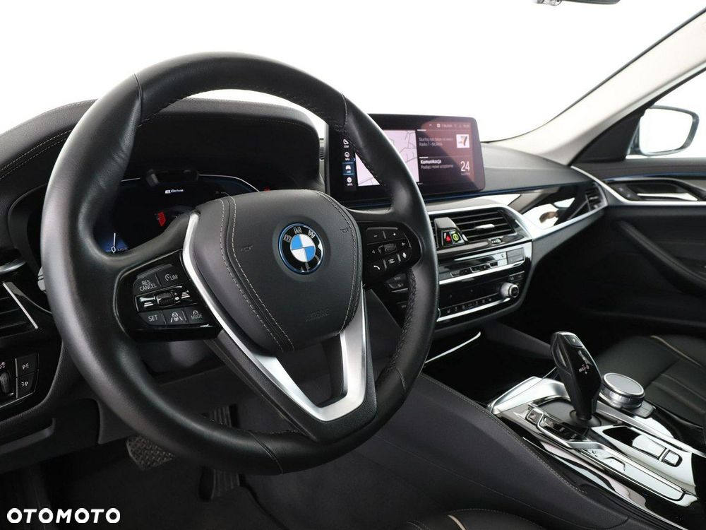 BMW Seria 5 520e Luxury Line - 16