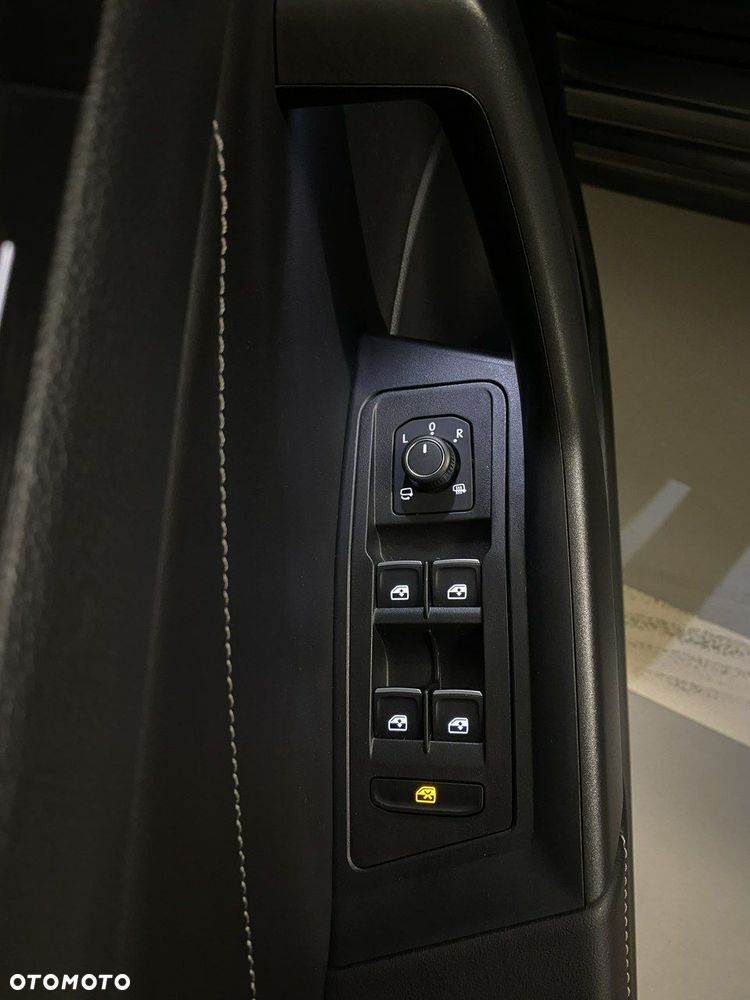 Volkswagen T-Roc - 38