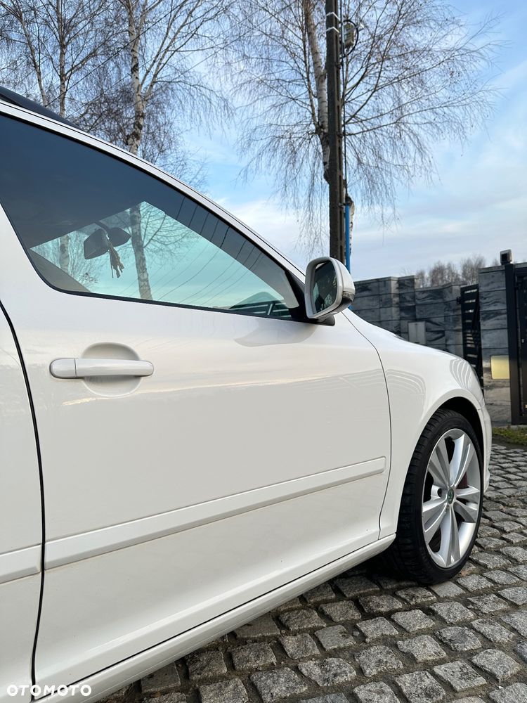 Skoda Octavia 2.0 TSI RS - 9