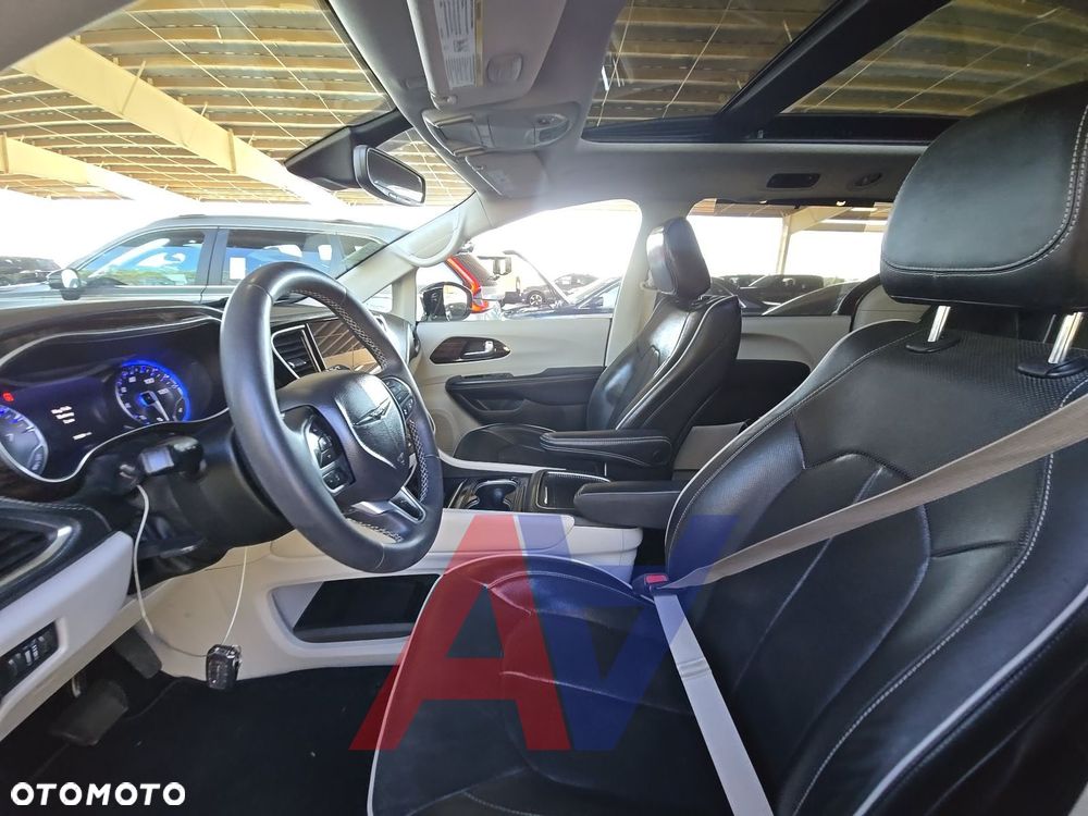 Chrysler Pacifica - 9