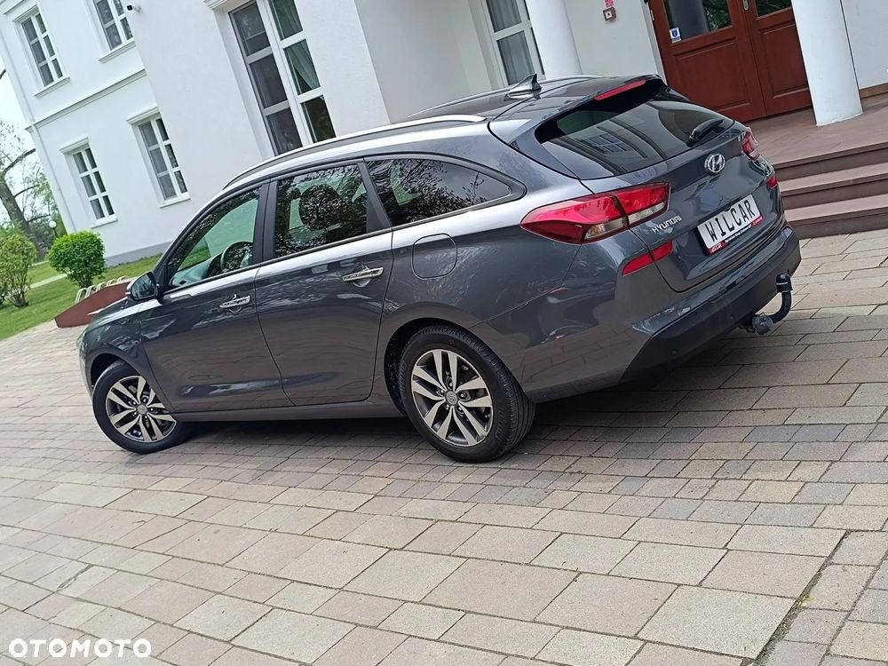 Hyundai i30 blue Kombi 1.6 CRDi Style - 12
