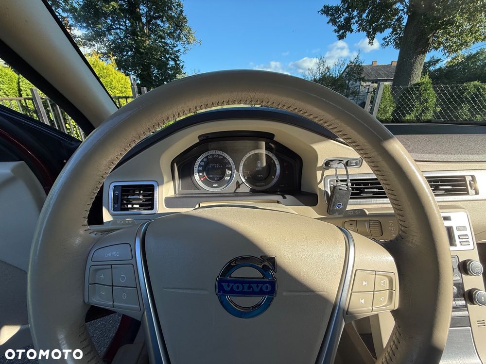 Volvo V70 2.0 Momentum - 22