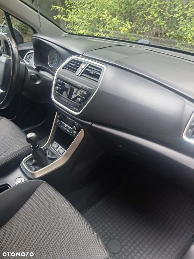 Suzuki SX4 1.6 Premium - 10