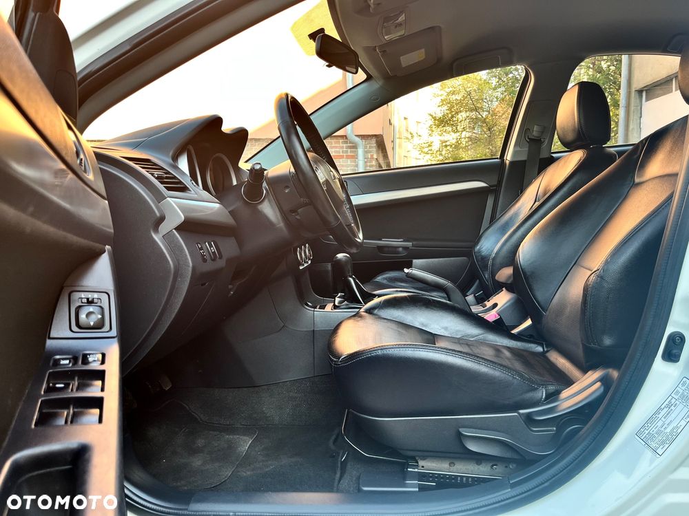 Mitsubishi Lancer 1.8 Intense - 12