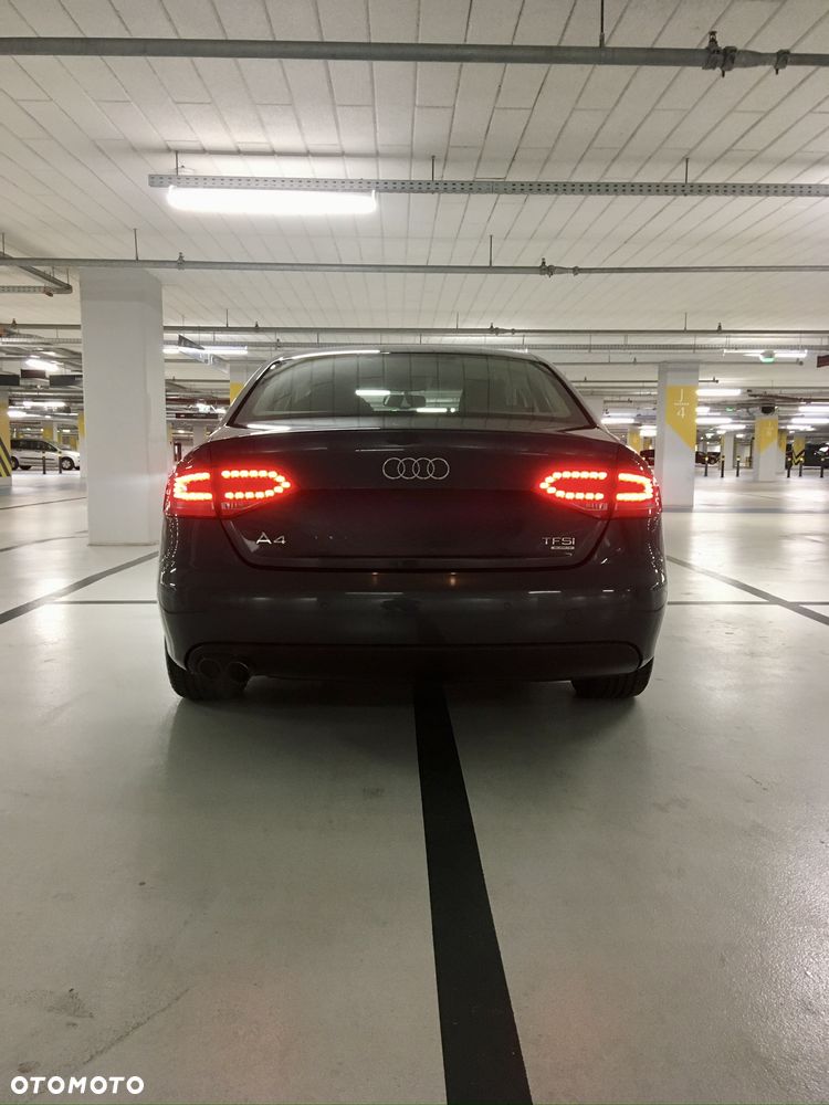 Audi A4 Limousine - 10