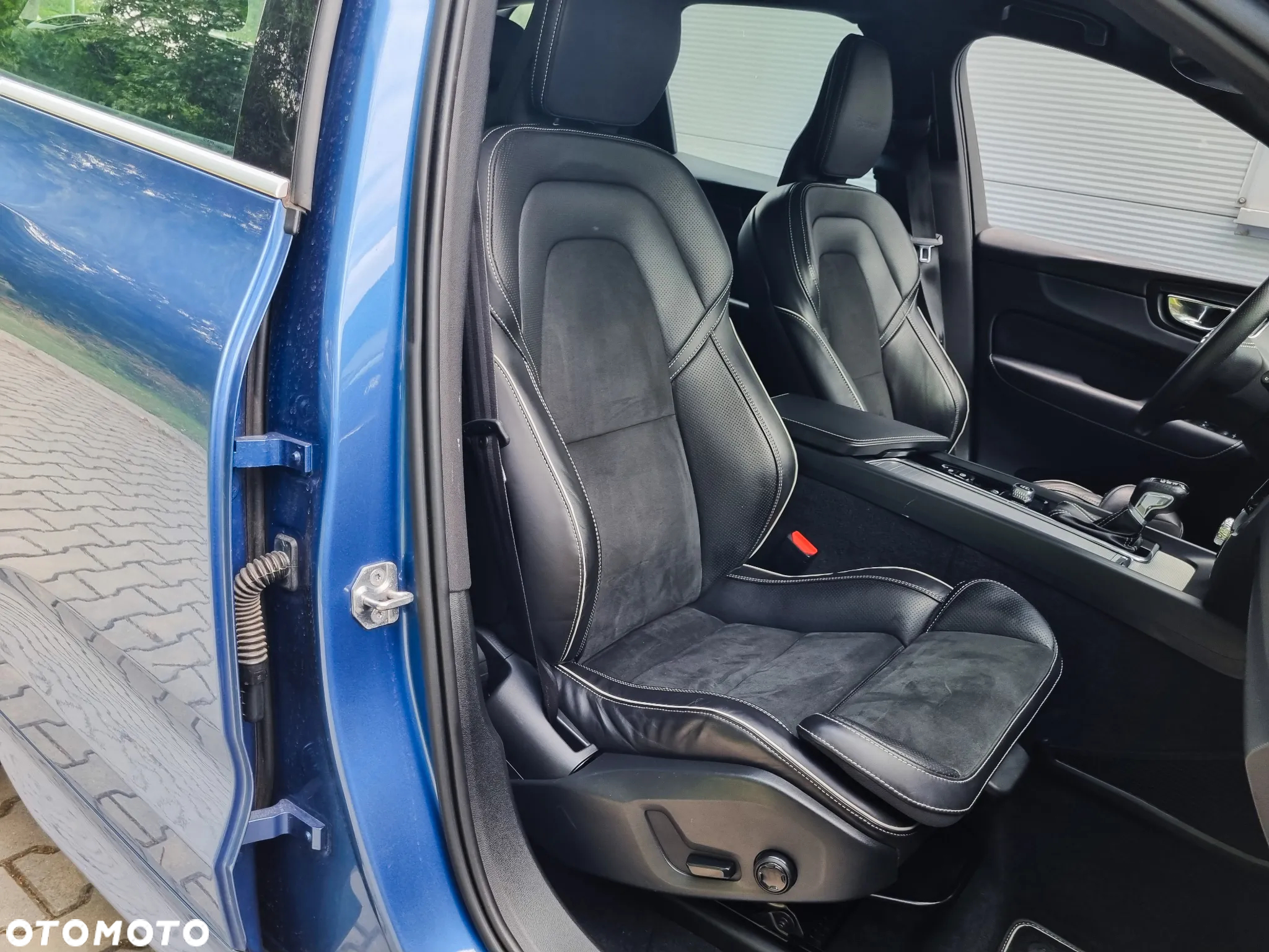 Volvo XC 60 T4 R-Design - 13