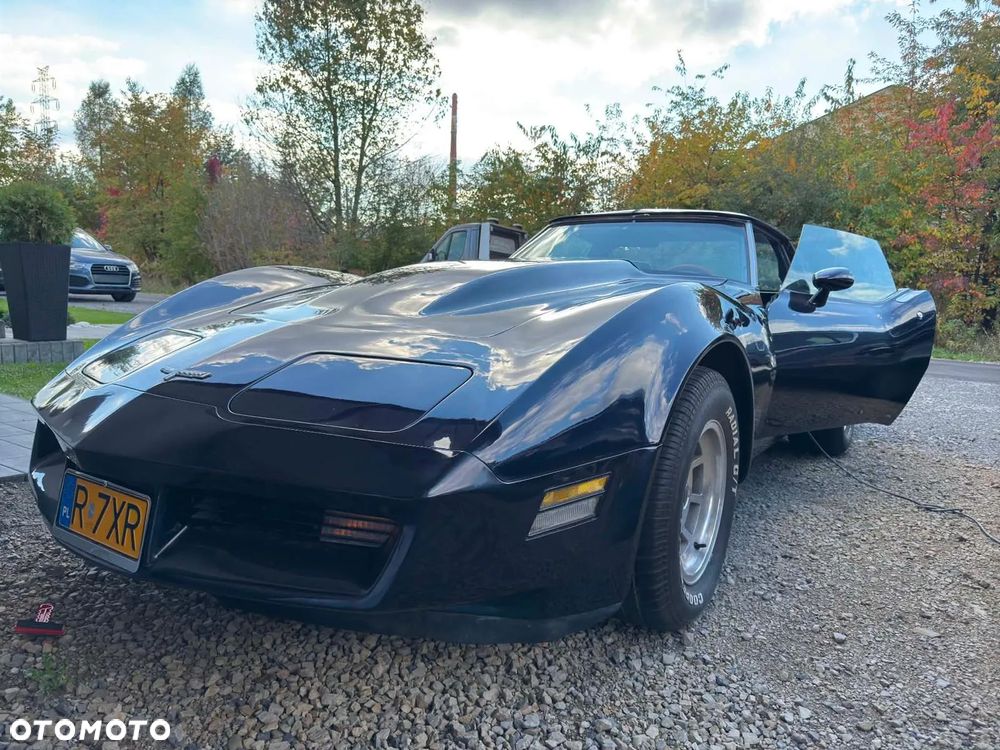 Chevrolet Corvette - 9