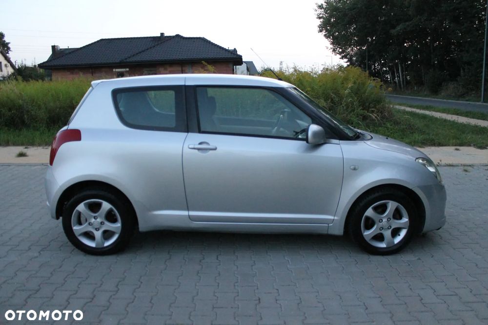 Suzuki Swift - 8