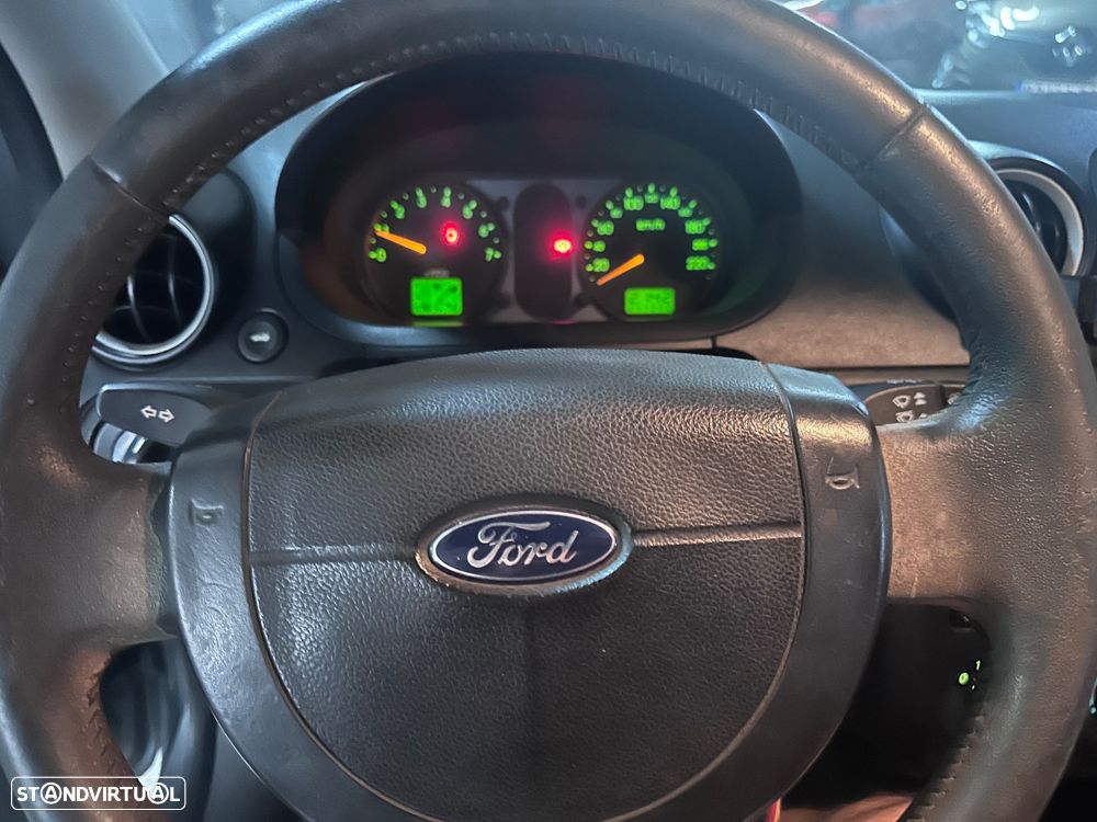 Ford Fiesta 1.4 Ghia - 9