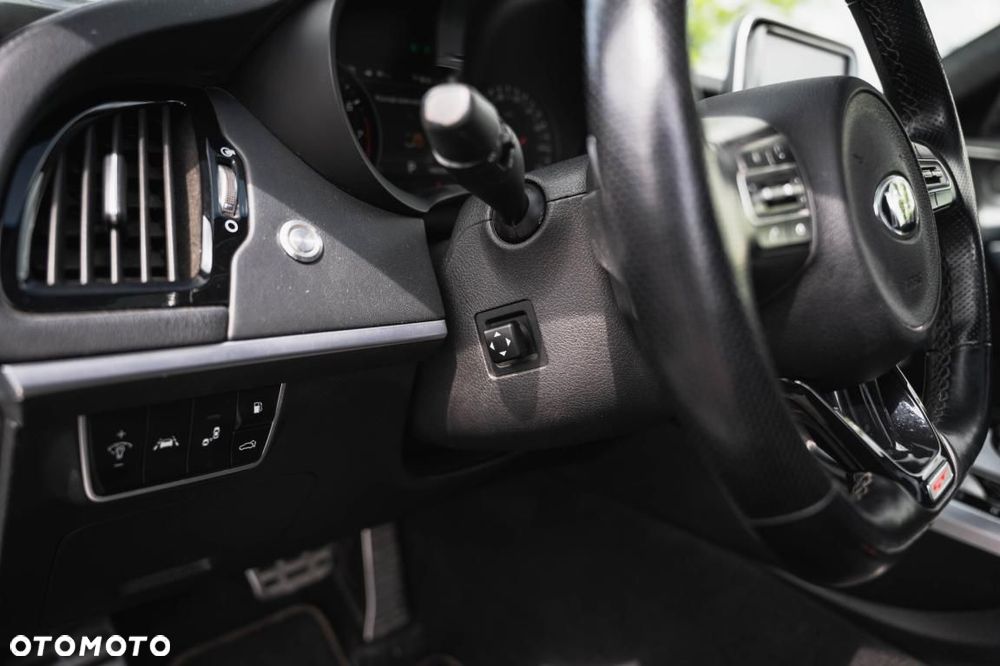 Kia Stinger - 29