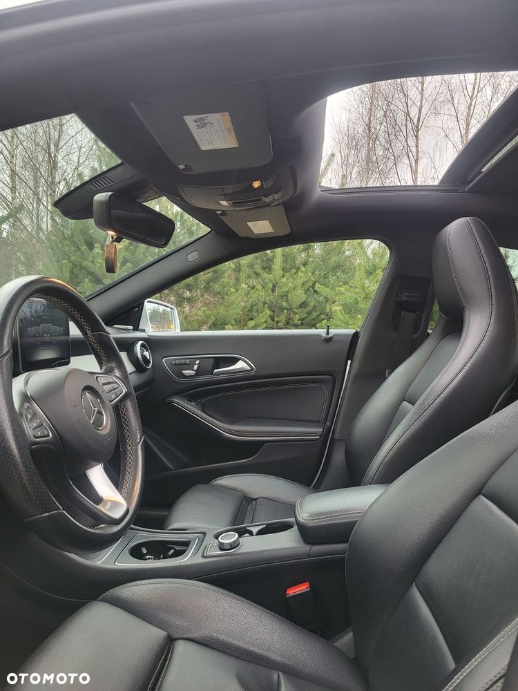 Mercedes-Benz CLA 250 7G-DCT UrbanStyle Edition - 13